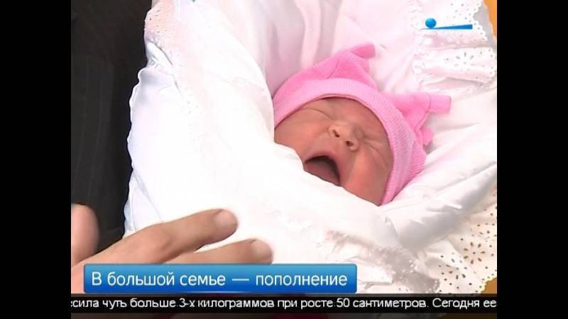 Помощь бабушки с новорожденным: за и против