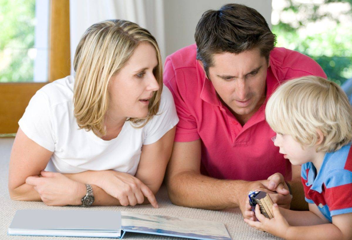 Родители и дети. Общение родителей с детьми. Беседа родителей с детьми. Общение ребенка с родителями.