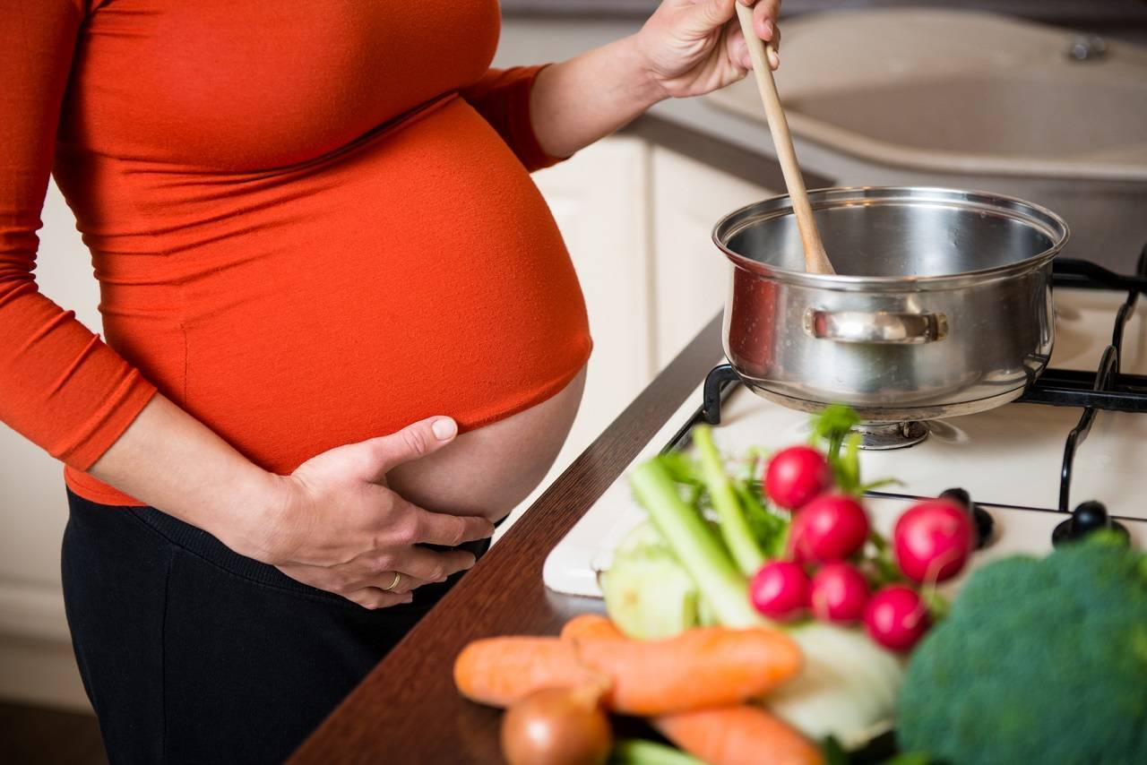Рейтинг самых вредных продуктов, от которых необходимо отказаться беременным