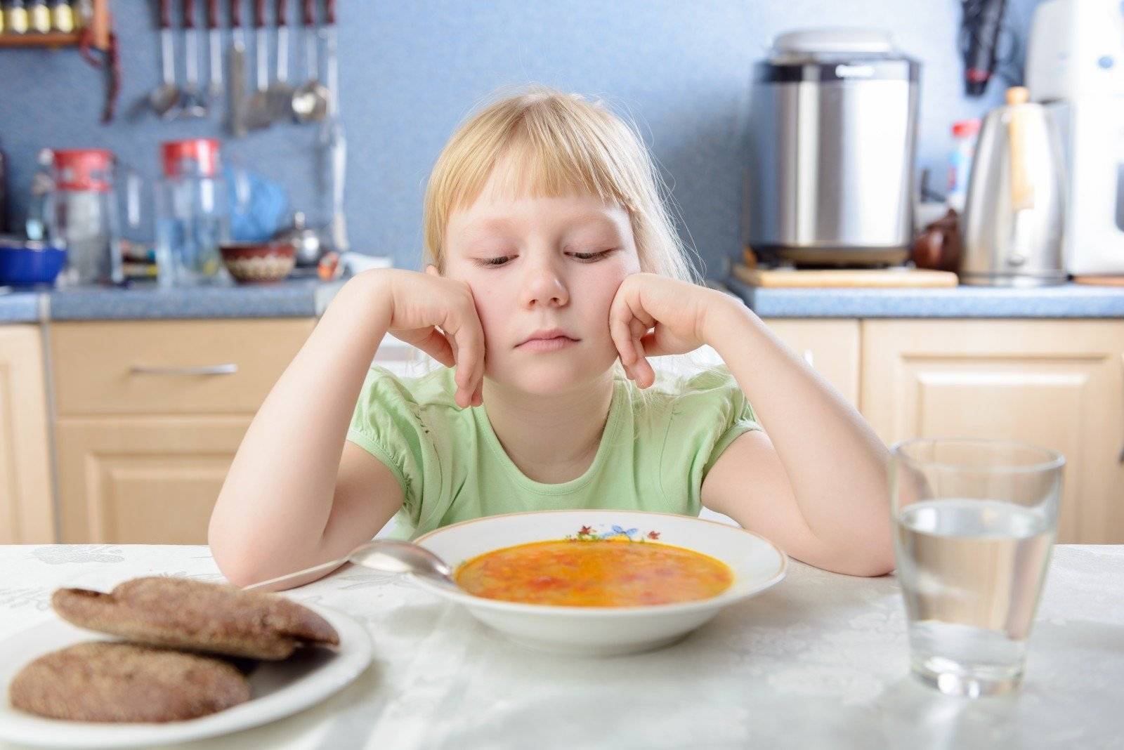 Как накормить ребенка, который отказывается есть суп