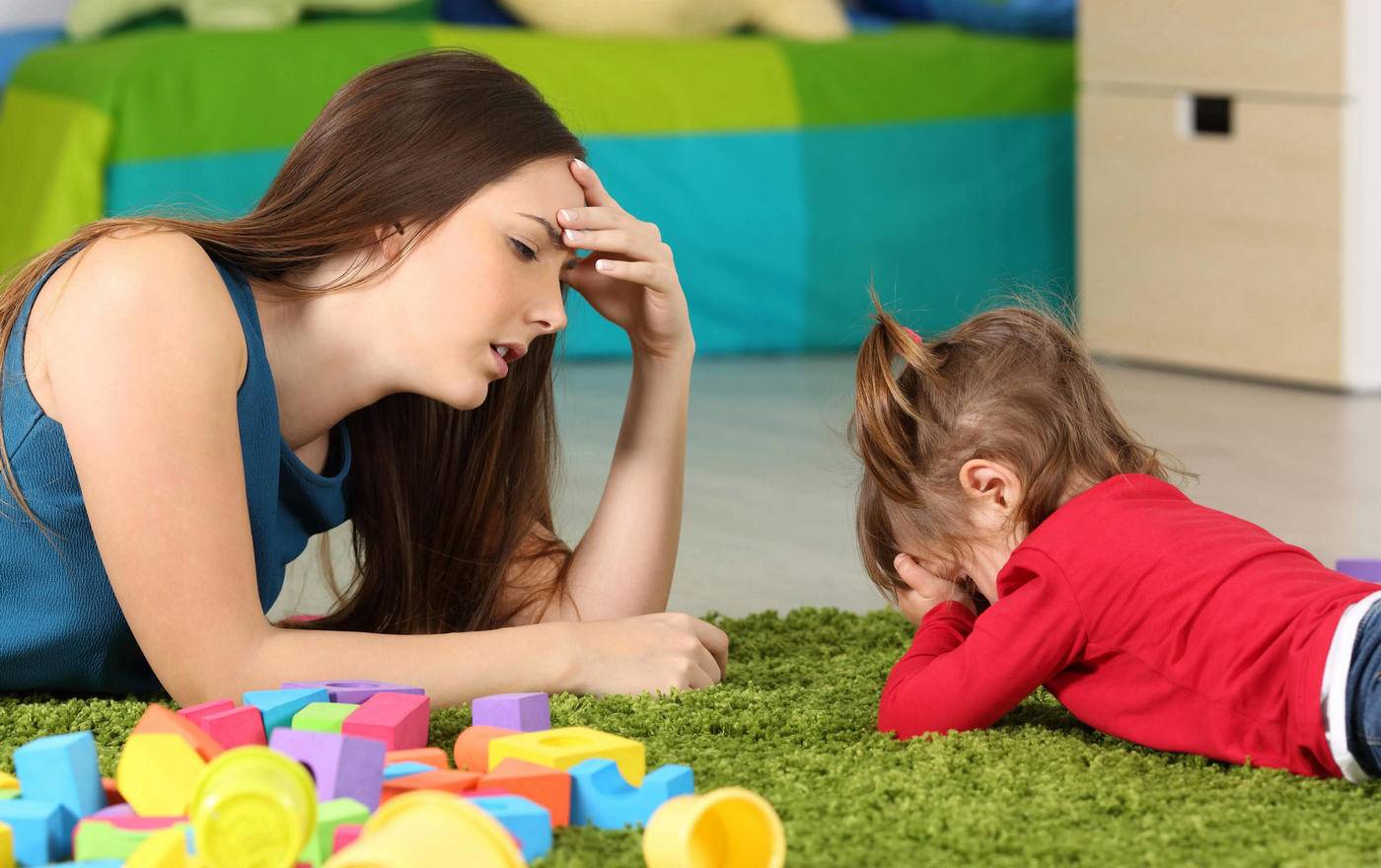 Почему ребенок плачет по любому поводу? что делать, как помочь ребенку (+отзывы)
