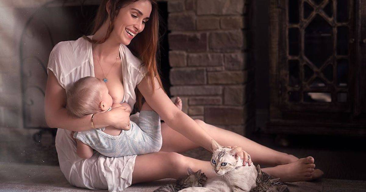 До колледжа: женщина кормит грудью своего 3-летнего ребенка и не видит в этом ничего ужасного