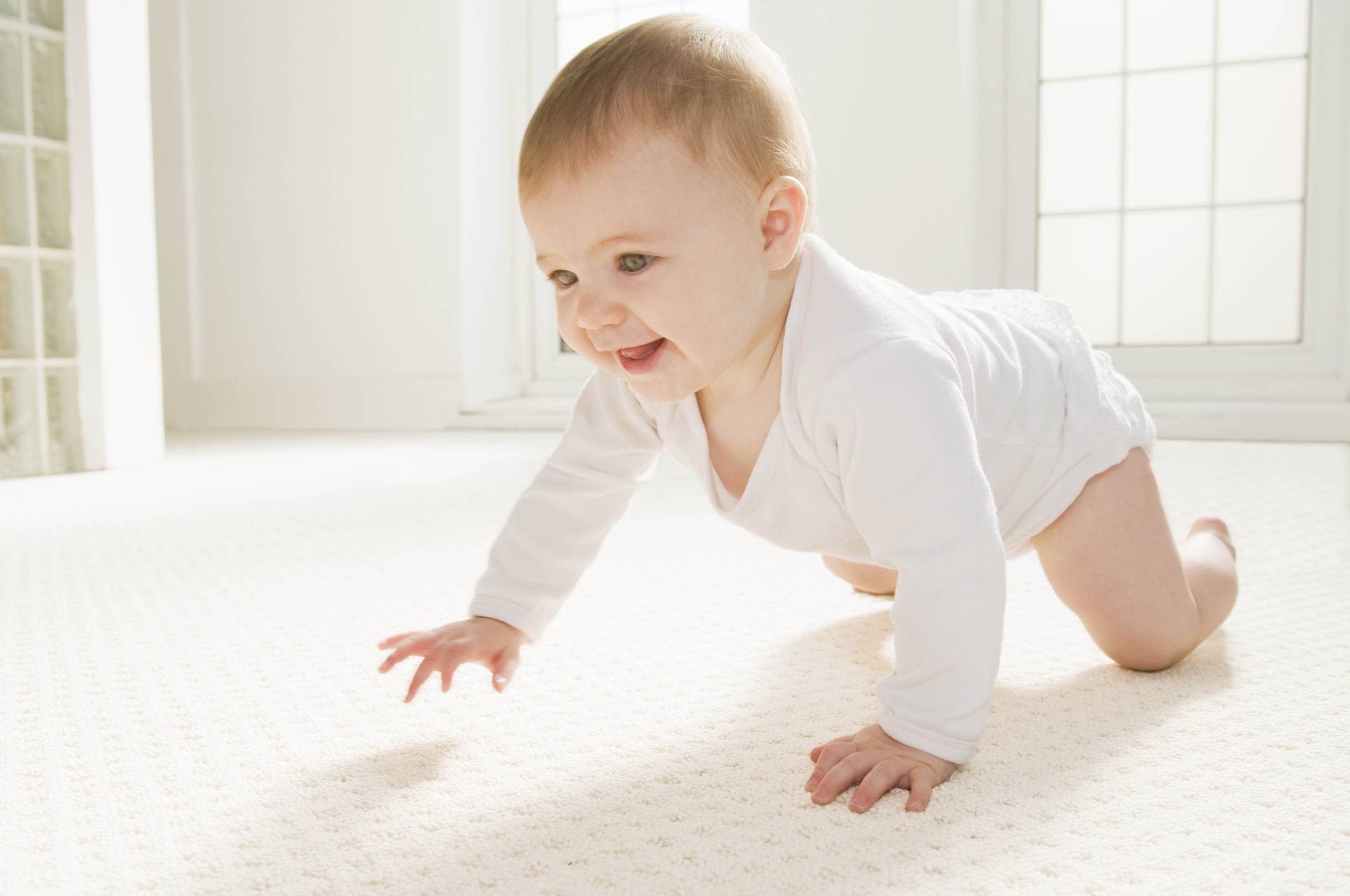 Встаем на четвереньки: как научить малыша ползать. несложные упражнения помогут научить вашего малыша вставать на четвереньки