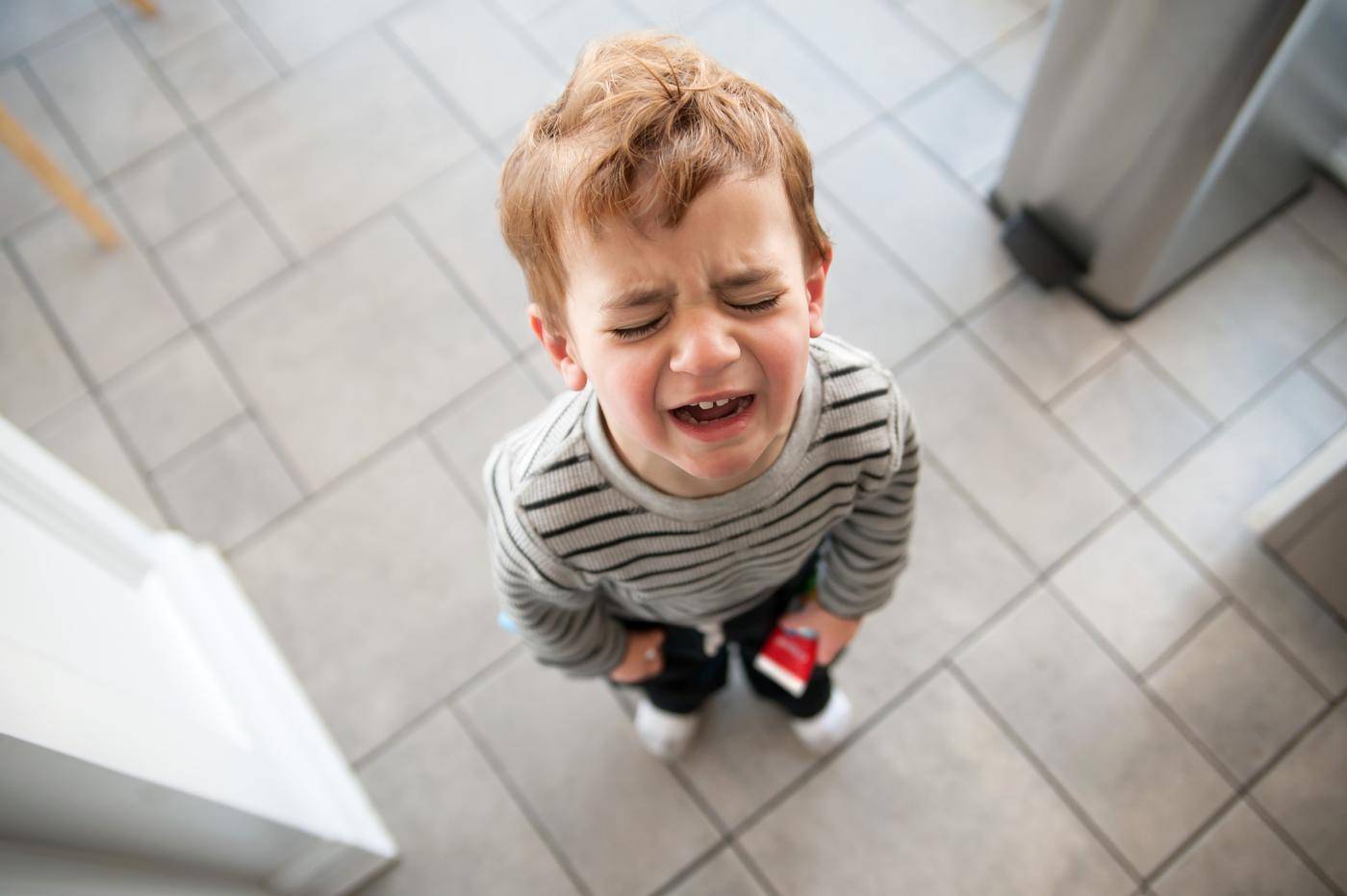 Что делать, если ребенок 4—5 лет не слушается своих родителей и закатывает истерики