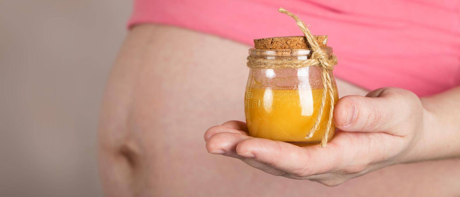 Мед во время беременности | можно ли беременным кушать мед: от простуды, при лечении, с молоком или редькой
