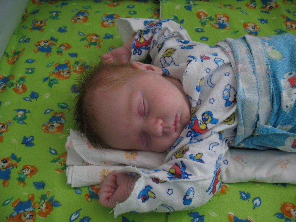 Ребенок в 1 месяц плохо спит – что делать?