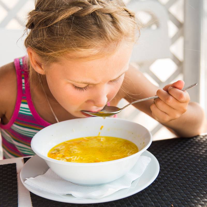 Что делать, если ребенок отказывается есть супы