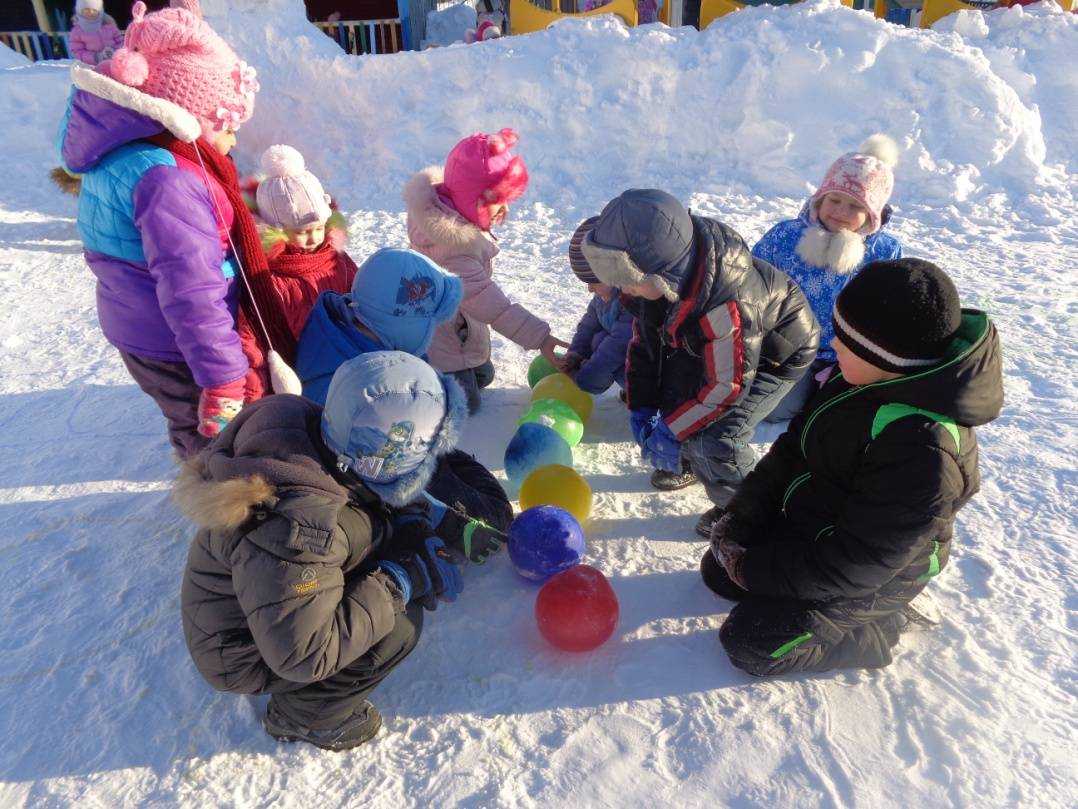 Зимние развлечения. Зимние забавы в детском саду на улице. Зимние развлечения для детей. Зимнее развлечение на улице в детском саду. Игры для игровой программы для детей