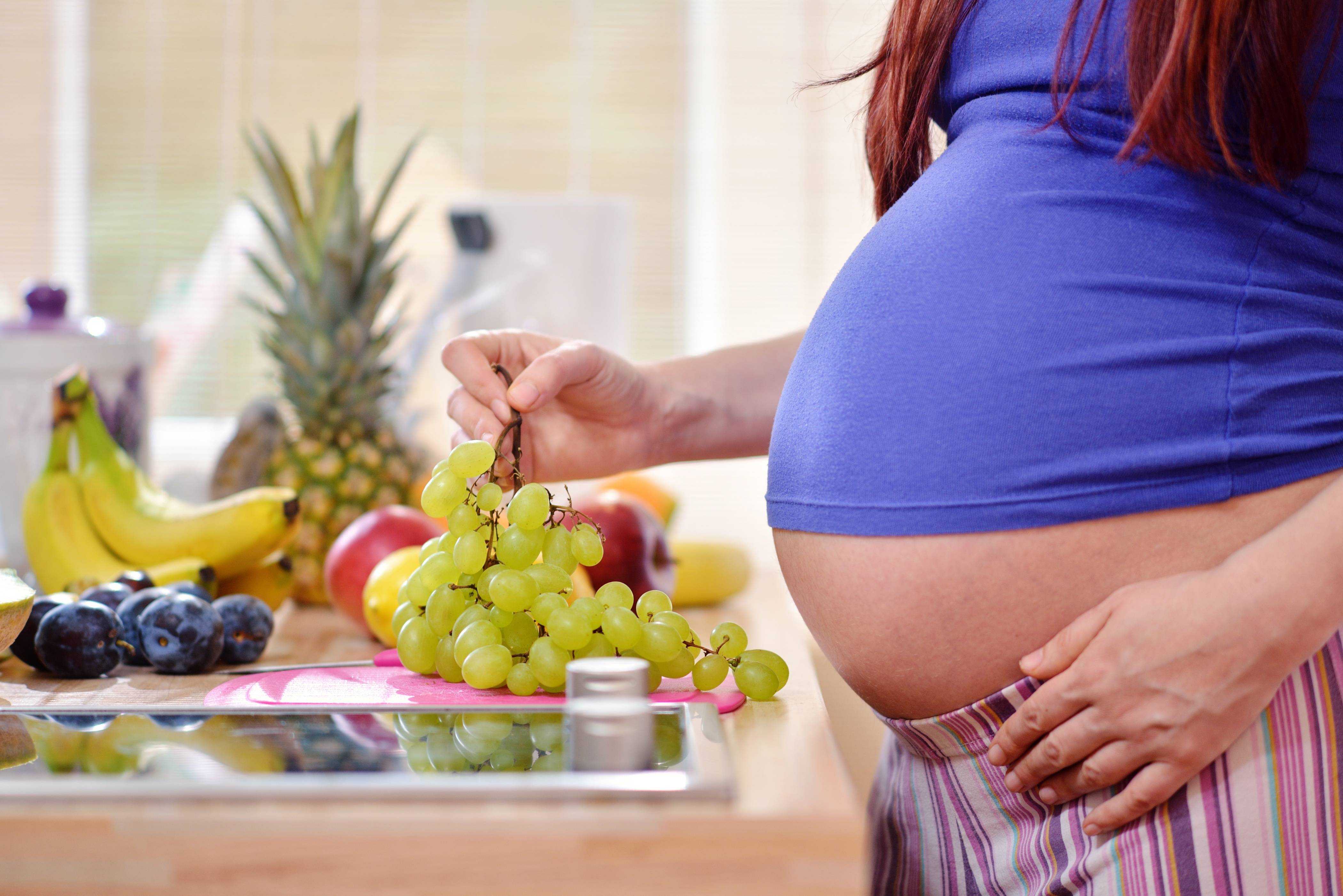 Что нужна будущей маме. Питание беременной. Беременные женщины. Здоровое питание беременных.