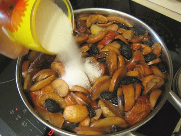Когда давать и как варить компот из сухофруктов для грудничка:  рецепты с фото