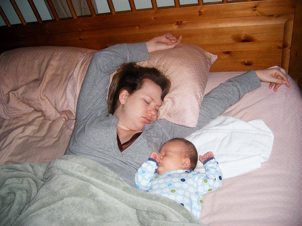 До какого возраста спать с ребенком