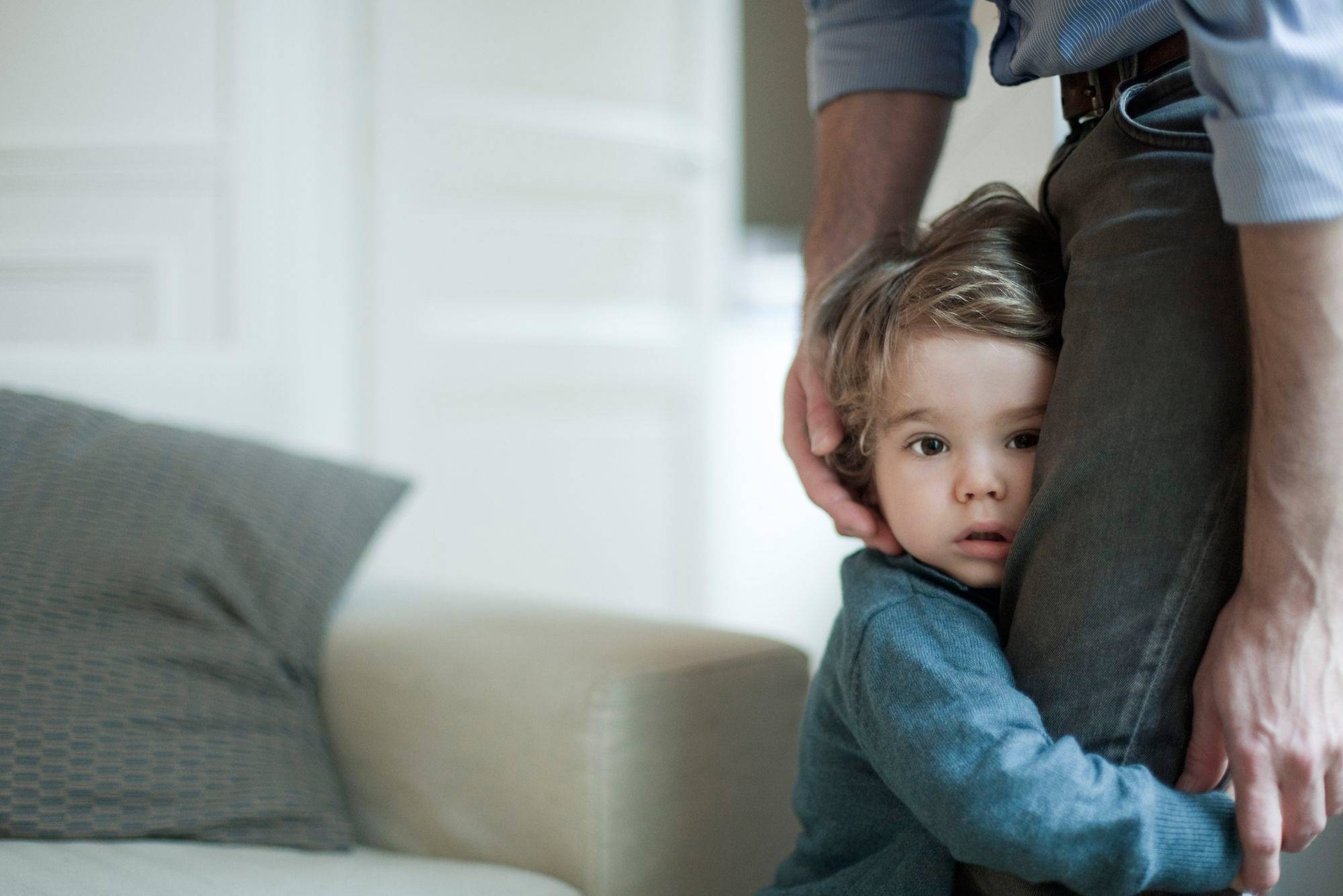 Боязнь ребенка оставаться одному: что делать, как избавить ребенка от страха
