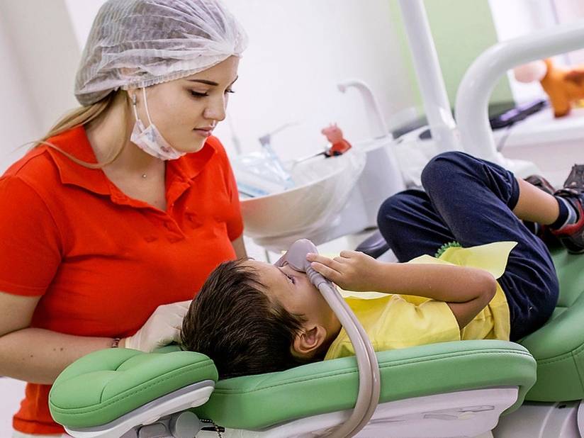 Лечение зубов при грудном вскармливании: анестезия, комаровский рекомендует