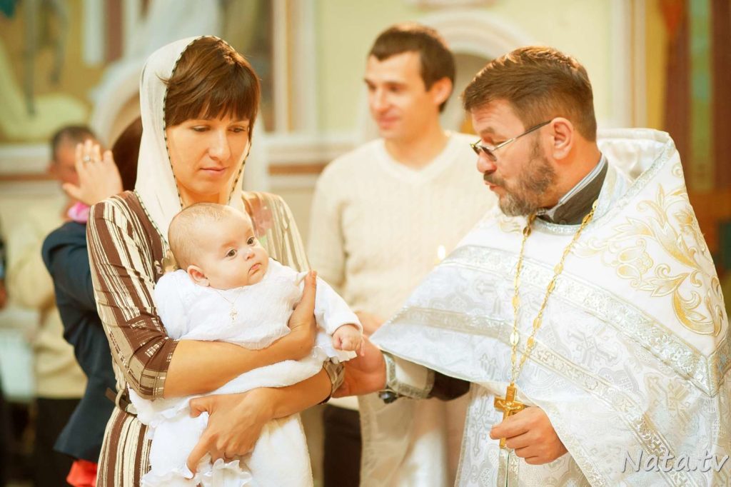 Таинство крещения: описание и подготовка к обряду, правила для крестных родителей