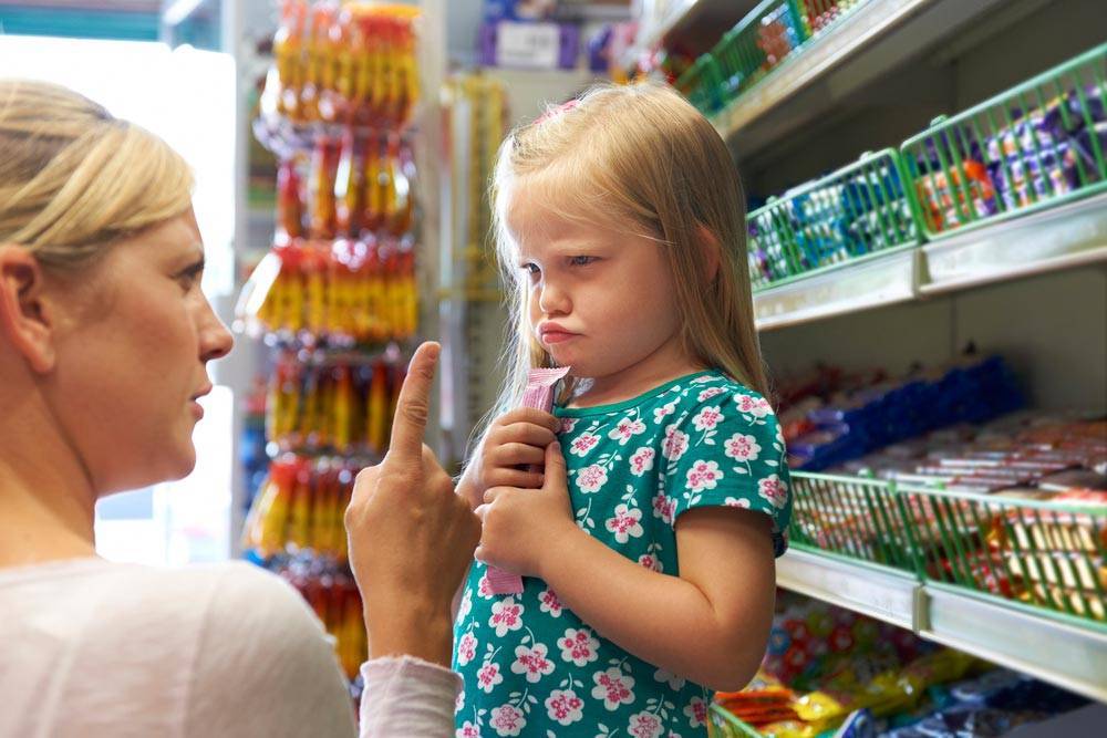 Как отучить ребенка капризничать в магазине - ritty.ru