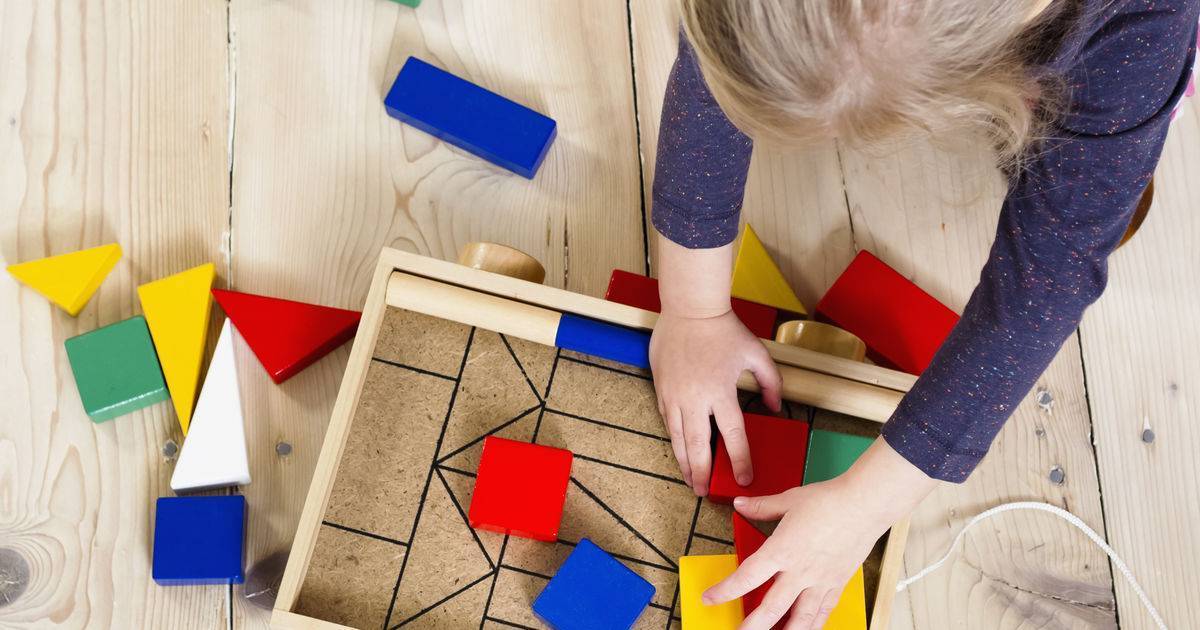 Учим цвета с ребенком: как научить различать цвета, в каком возрасте?