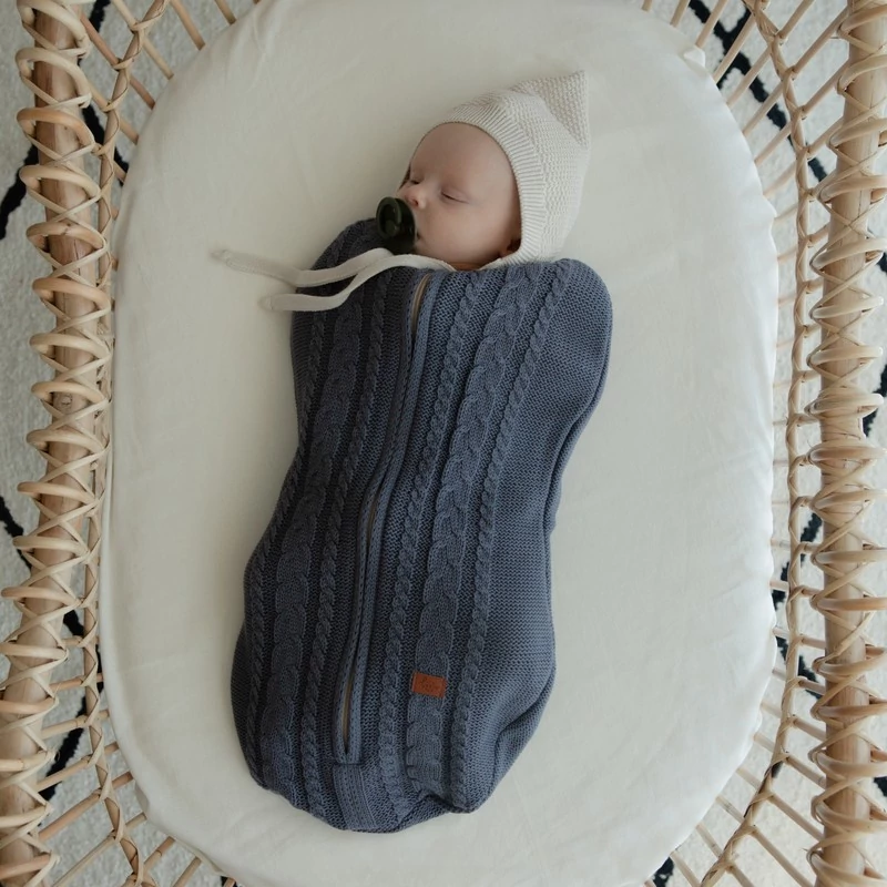 Пеленка-кокон для новорожденных на липучках и молнии: как сшить своими руками?