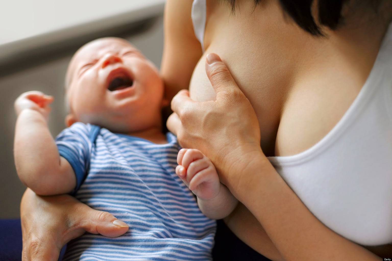 ????ответ эксперта: почему ребенок не берет грудь, психует и плачет? ???? что советует доктор комаровский, если малыш отказывается от материнской груди?