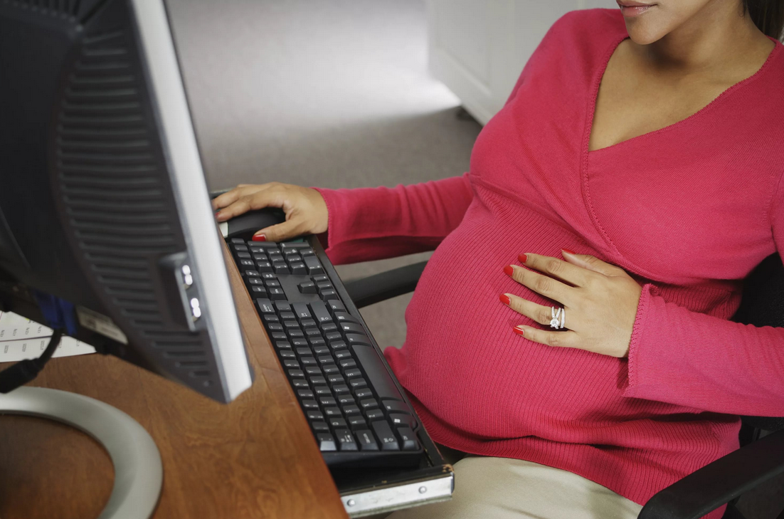 Компьютер и беременность – опасно или нет?