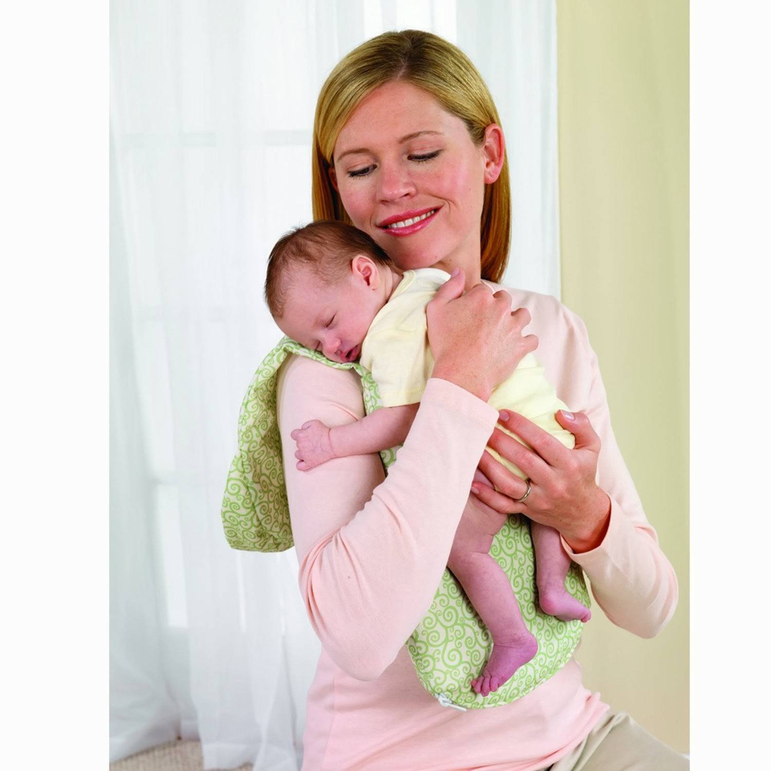 Как правильно носить новорожденного на руках: лучшие позы