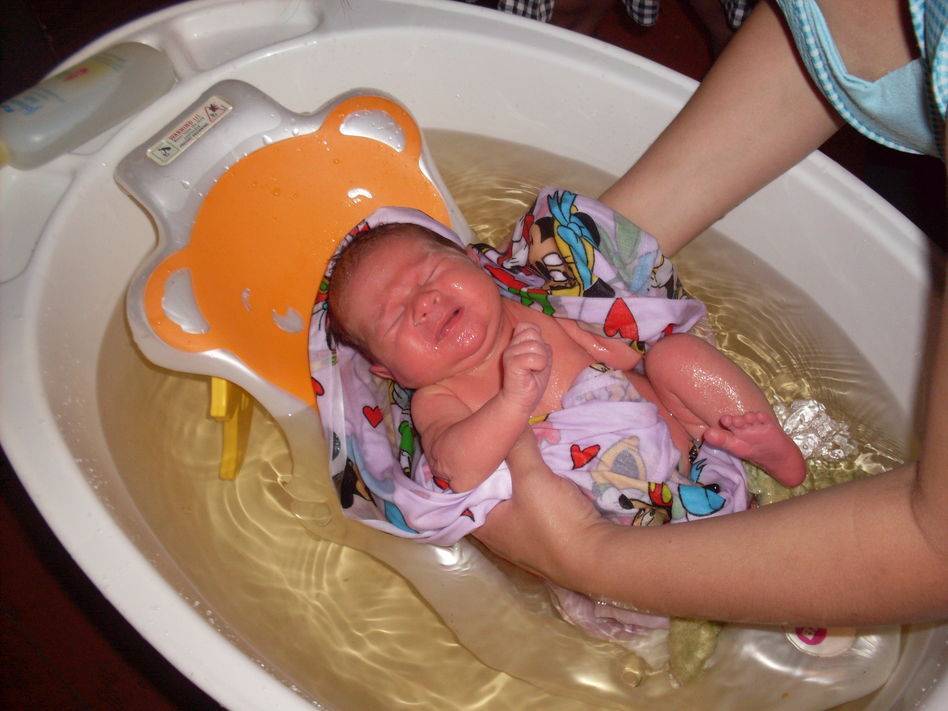 Советы по купанию и уходу за новорожденным ребенком | johnson’s®