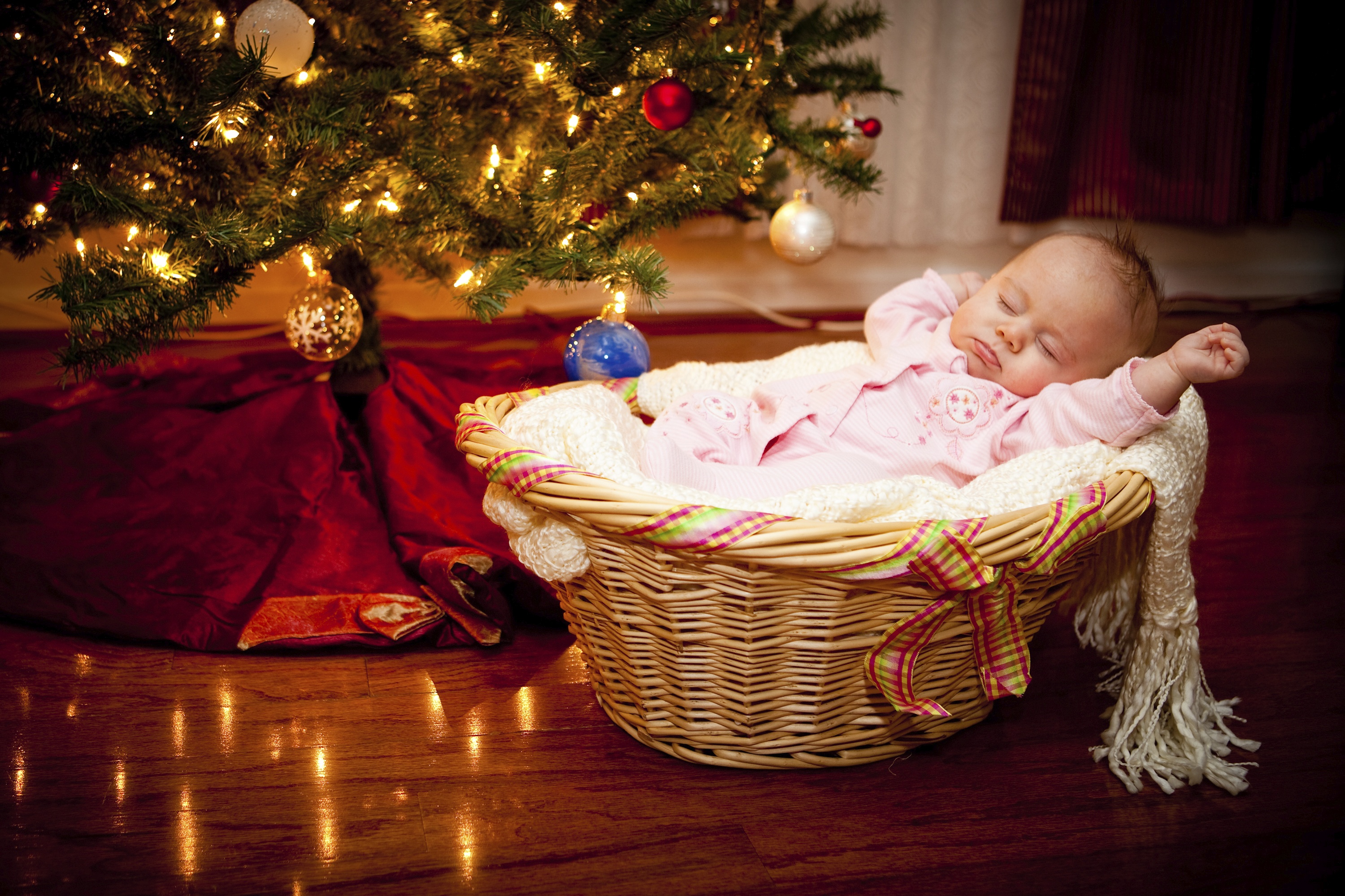 Как встретить новый год с новорожденным: особенности торжества