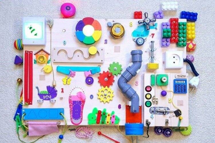 Рейтинг лучших развивающих игрушек для детей от одного года в помощь родителям