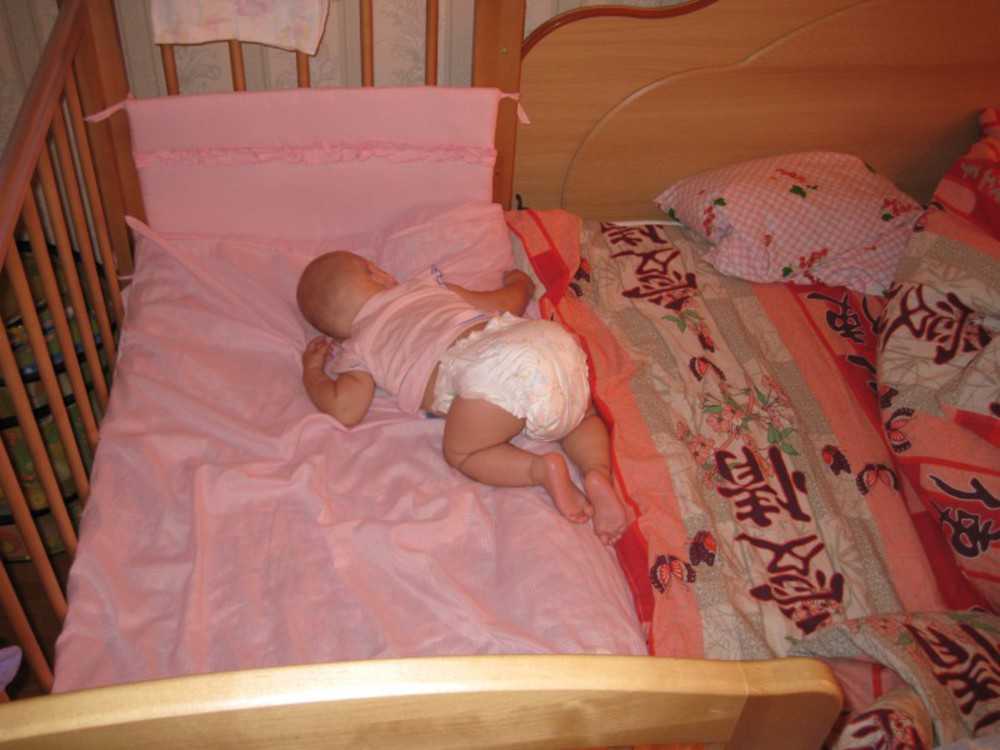 Как научить малыша спать отдельно от родителей?
