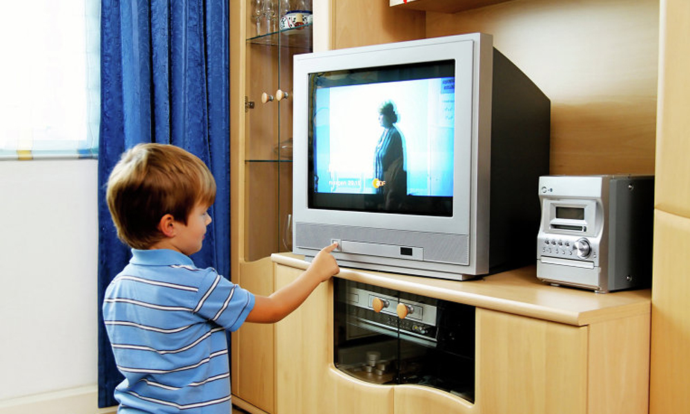 Как влияет телевизор на зрение ребенка