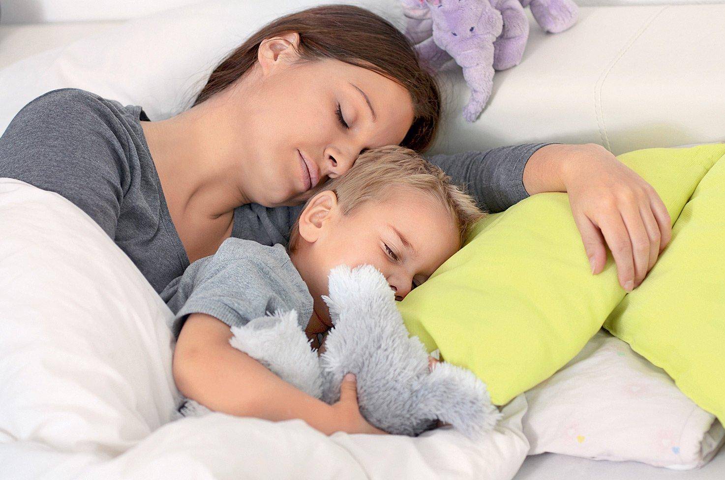 Как уложить ребенка спать без слез: несколько методик для быстрого засыпания
