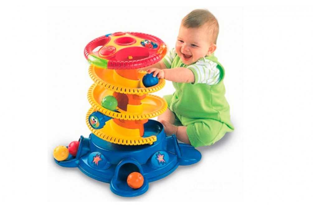 Что подарить на 6 месяцев. Спиральная башня Fisher Price. Развивающие игрушки. Игрушки для мальчиков 1 год. Игрушки для малышей до года.