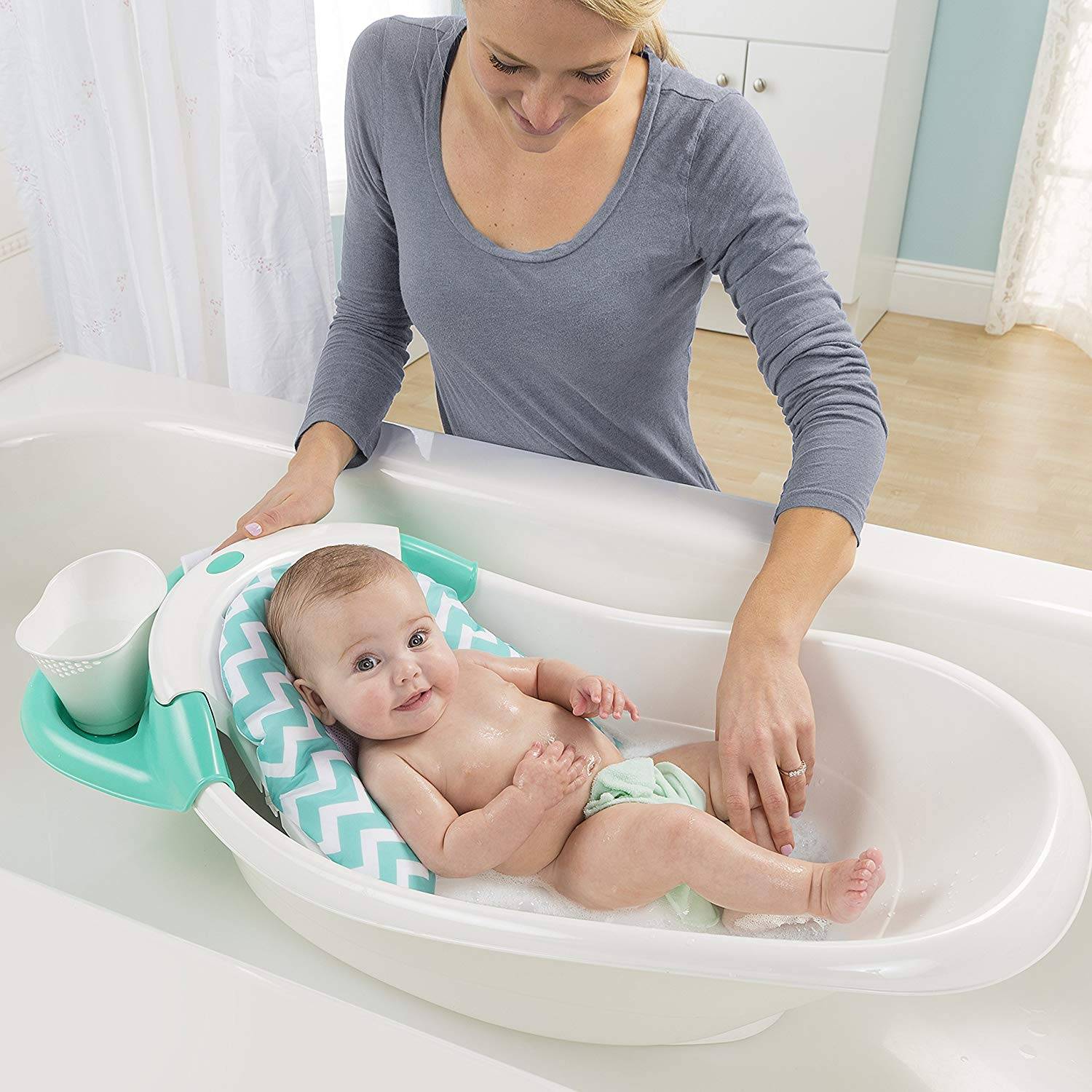 Как выбрать ванночку для купания новорожденного