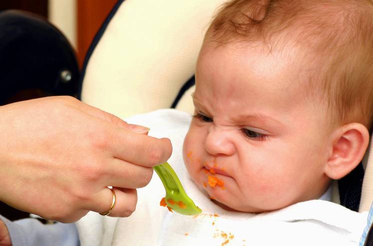 Ребенок начал выплевывать еду... help! - воспитание без наказаний - страна мам
