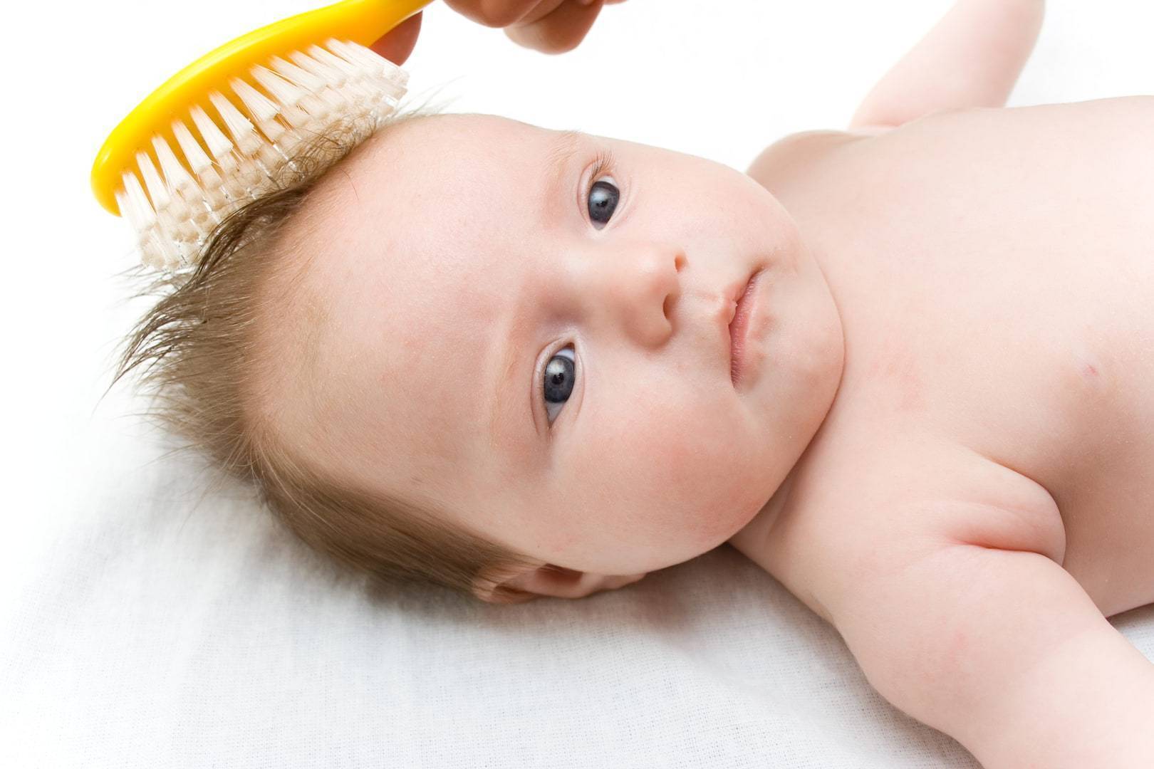 Корочки на голове у ребенка (себорейный дерматит) – лечение и причины возникновения