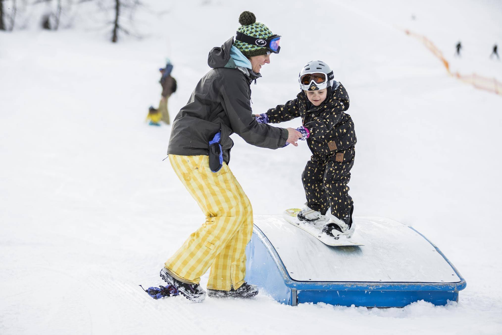 Как выбрать сноуборд и одежду для ребенка