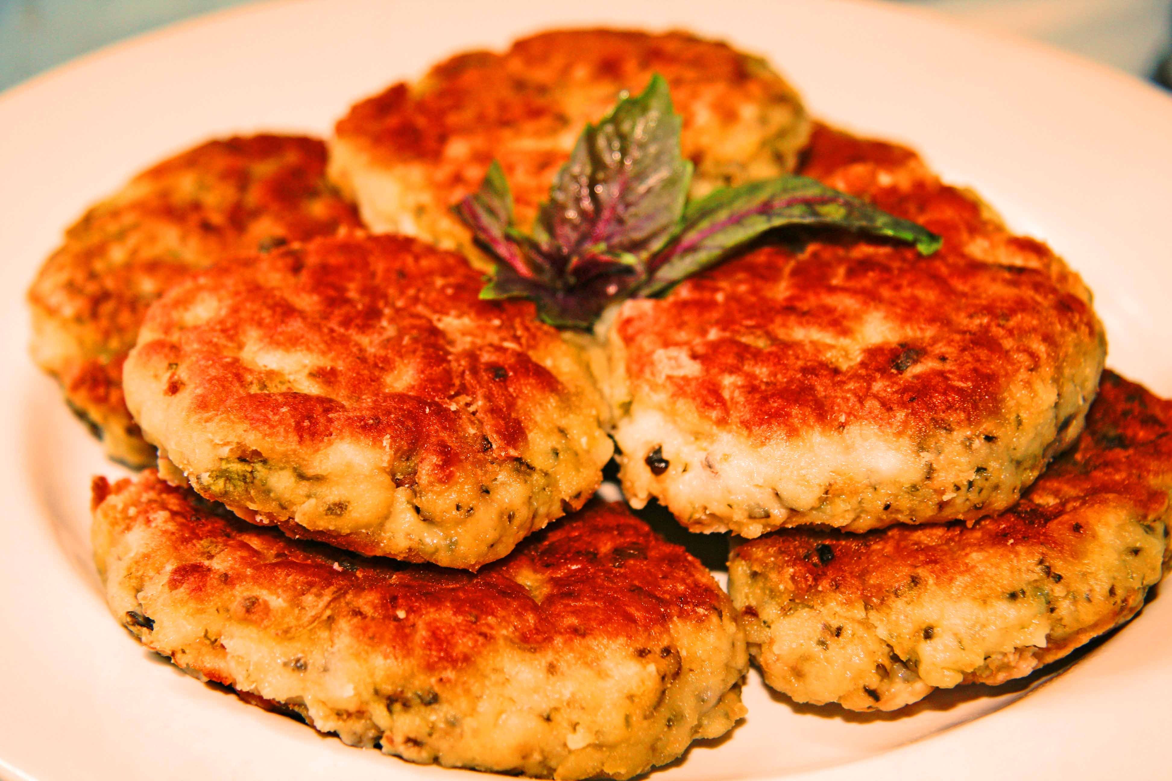 Рыбные котлеты - 15 простых и вкусных рецептов